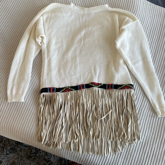 Lianne Barnes Vintage boho white Sweater with leather fringe and beading - Picture 3 of 4